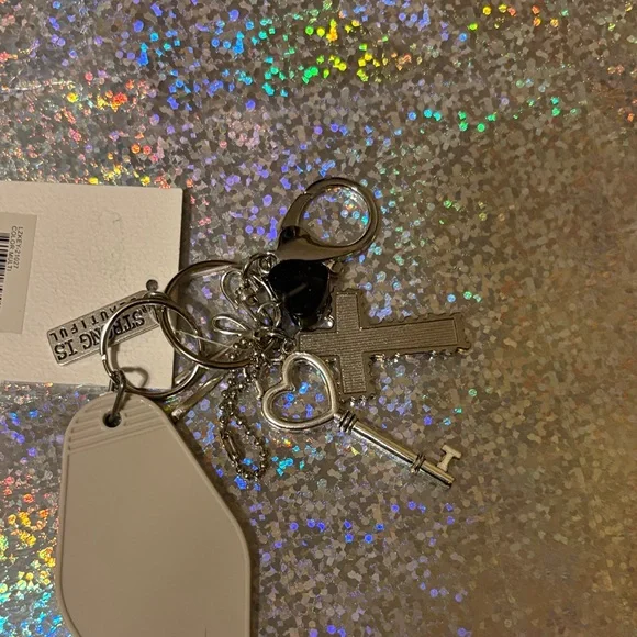 La Valentina White 'She Believed' Inspirational Keychain /Bag Charm NWT - Picture 7 of 7